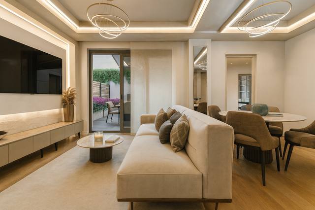 Render White Diamond: La scena è costruita per accompagnare il quotidiano: una pausa, una conversazione, il lento mutare del giorno. Materiali resistenti e proporzioni generose mantengono il comfort senza riempire ogni superficie. Il progetto dimostra che l’atmosfera nasce da decisioni funzionali, non dall’accumulo di oggetti. L’insieme dimostra come una soluzione estetica possa migliorare anche comfort, ordine e durata dell’ambiente. Ogni elemento contribuisce a definire l’identità della vista 15 del portfolio White Diamond.