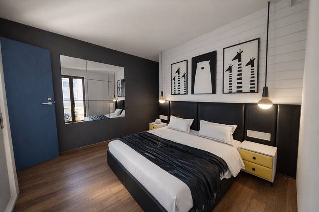 Render White Diamond: La luce radente accarezza le superfici e porta quiete nel cuore dell’ambiente. La scelta di mantenere una base cromatica controllata permette a legno, tessuti e finiture di distinguersi senza creare rumore visivo. In pratica, questa soluzione rende la stanza più facile da vivere, illuminare e completare nel tempo. La composizione permette di riconoscere una funzione principale senza impedire allo spazio di accogliere altri momenti della giornata. Ogni elemento contribuisce a definire l’identità della vista 13 del portfolio White Diamond.